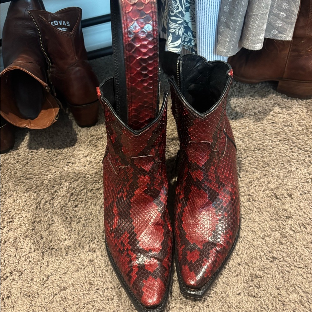 Tecovas Python Daisys with matching belt